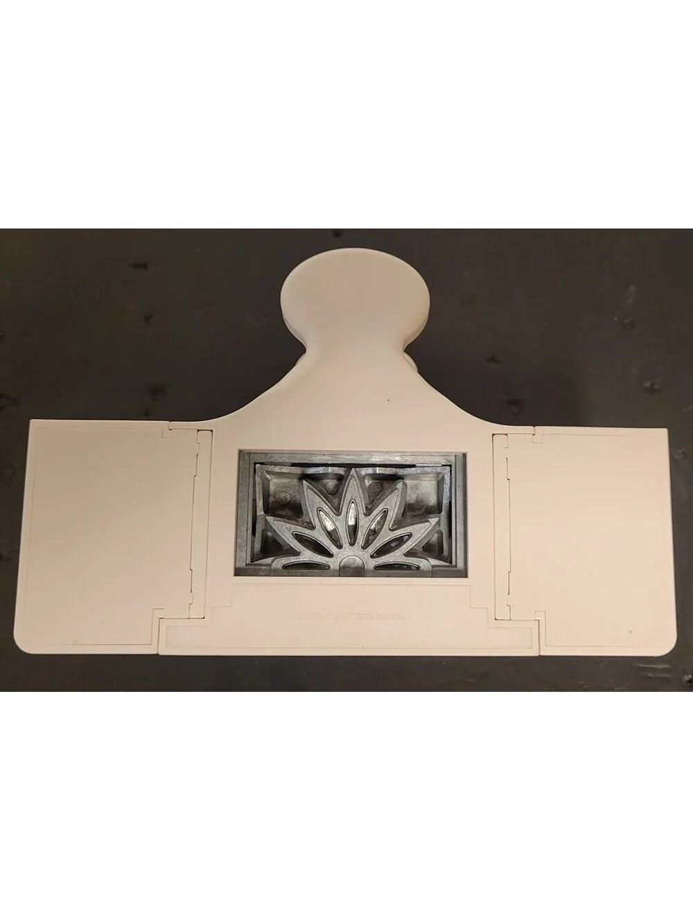 Martha Stewart Crafts Aster Flower Deep-Edge 1.25